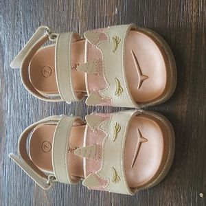 Size 7. Cat & Jack toddler shoes